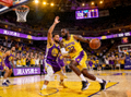 NBA湖人勇士比赛现场精彩画面